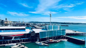 New Waterfront Penthouse on Princes Wharf with Harbor view! The heart of Auckland City! Free Parking!